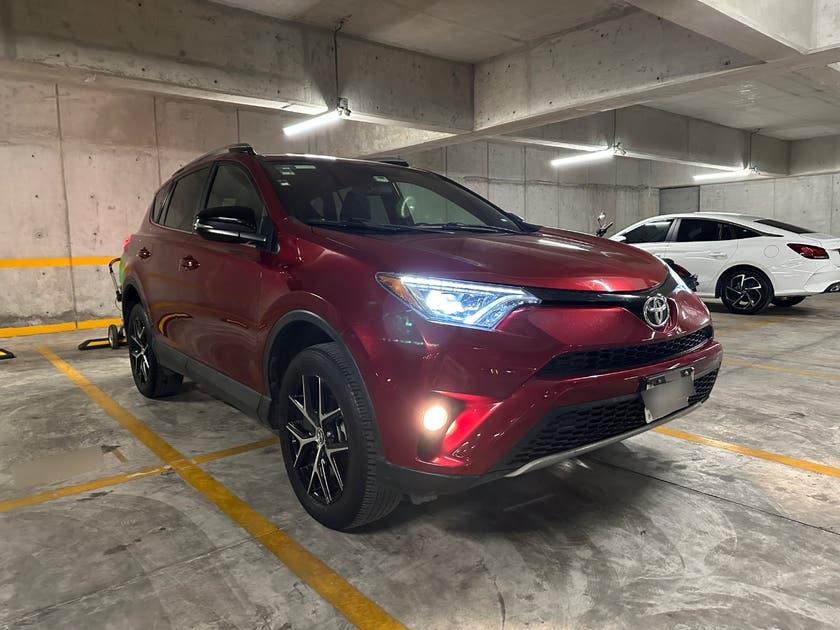 TOYOTA RAV4 2018