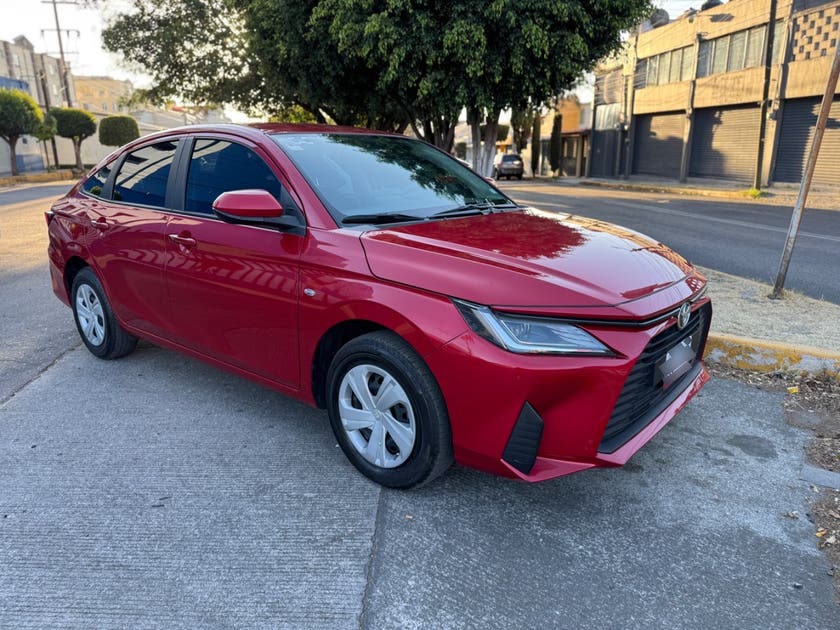 TOYOTA YARIS 2023